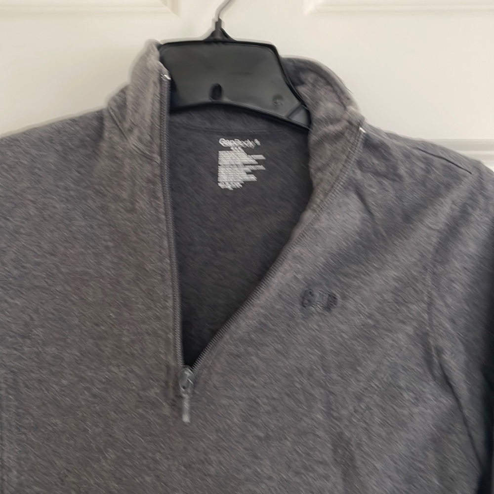Gap pullover